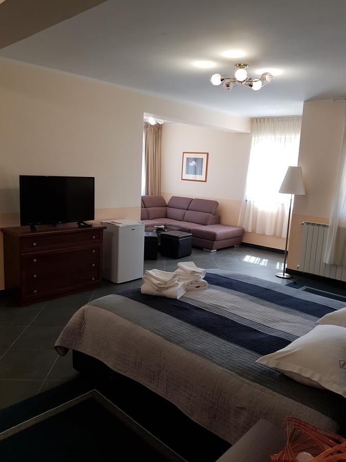 Liberty Rooms Făgăraş Екстериор снимка